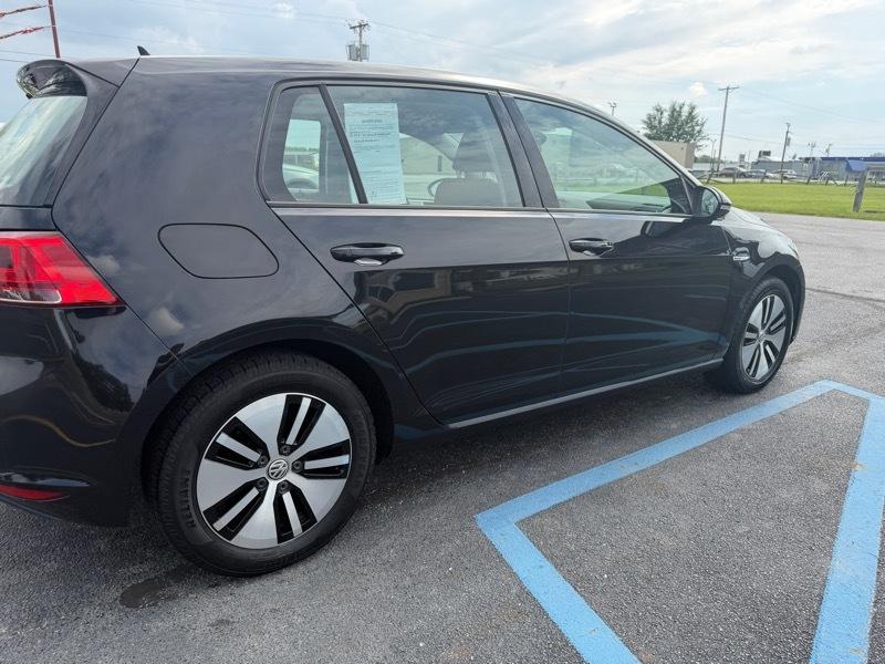 Volkswagen e-Golf SE 2016
