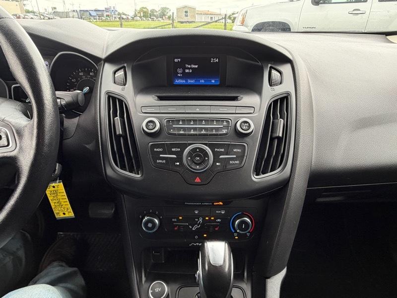 Ford Focus SE Sedan 2015