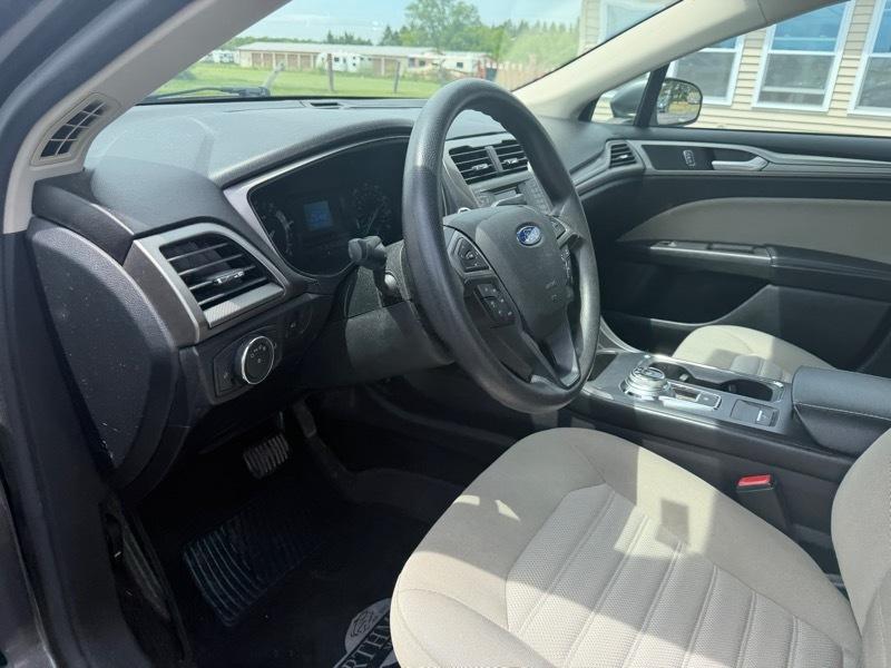 Ford Fusion S 2017