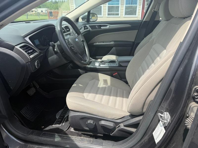 Ford Fusion S 2017
