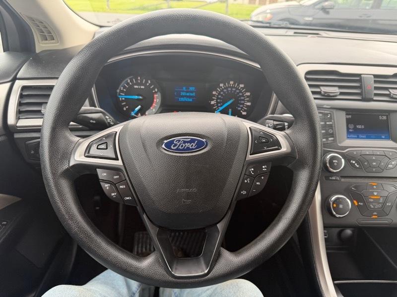 Ford Fusion S 2017