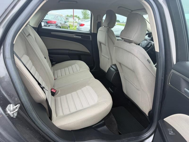 Ford Fusion S 2017