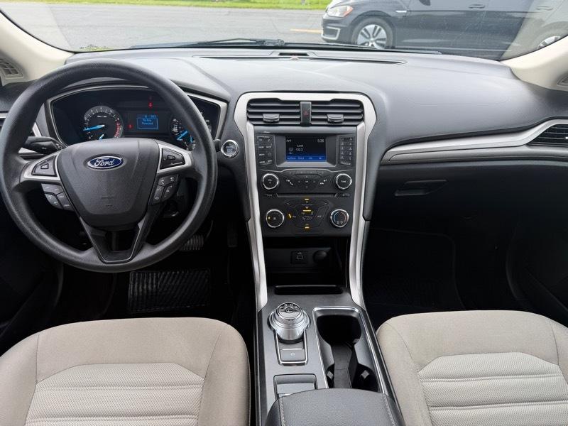 Ford Fusion S 2017