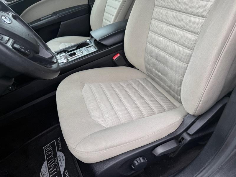 Ford Fusion S 2017