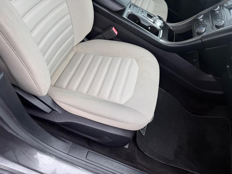 Ford Fusion S 2017