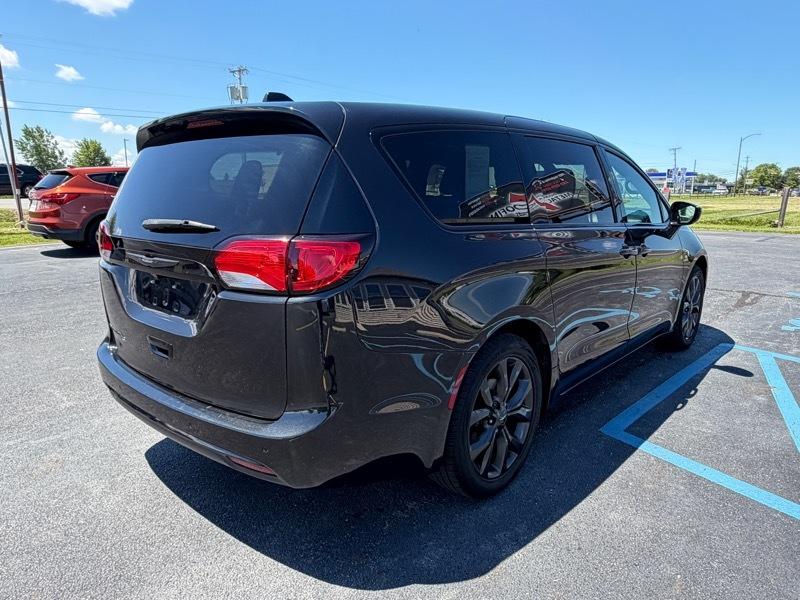 Chrysler Pacifica Touring Plus 2018