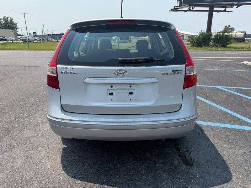 Hyundai Elantra Touring  2010