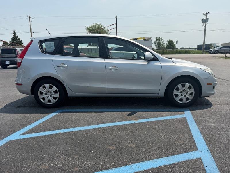 Hyundai Elantra Touring  2010