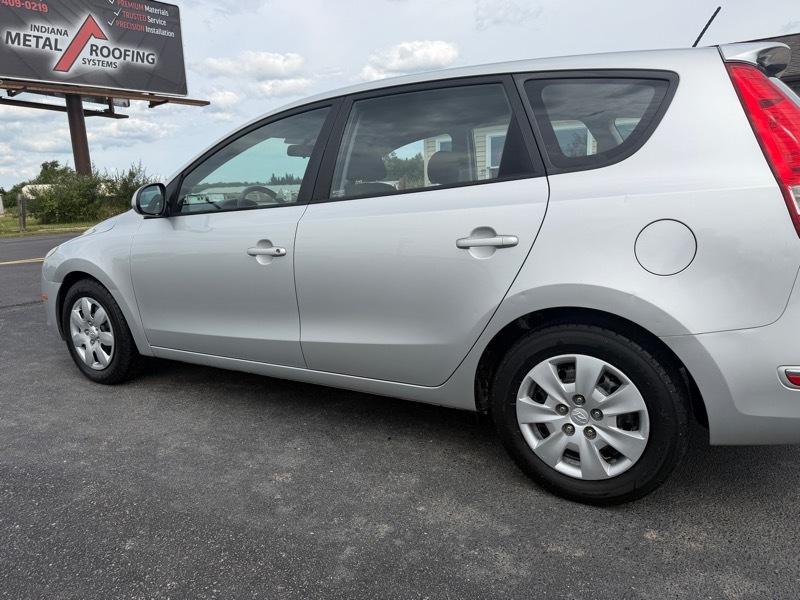 Hyundai Elantra Touring  2010