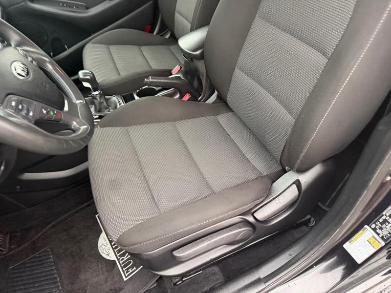 Kia Forte LX 4D Sedan 6sp 2017