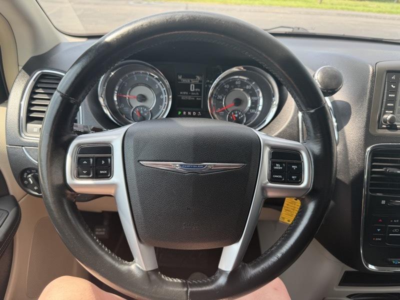 Chrysler Town & Country Touring 2011