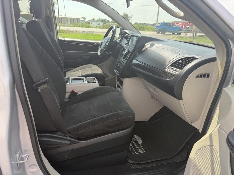 Chrysler Town & Country Touring 2011