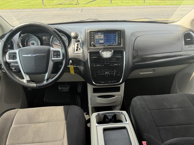 Chrysler Town & Country Touring 2011