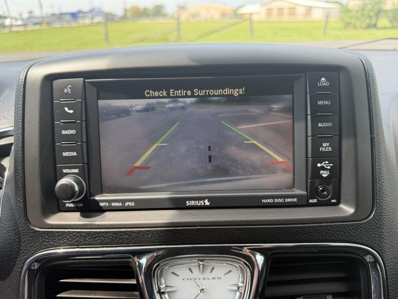 Chrysler Town & Country Touring 2011
