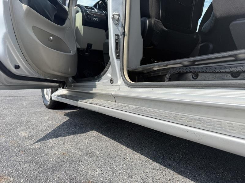 Chrysler Town & Country Touring 2011