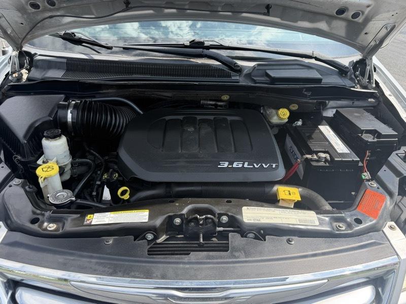 Chrysler Town & Country Touring 2011