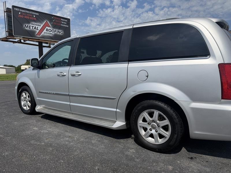 Chrysler Town & Country Touring 2011