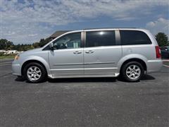 2011 Chrysler Town & Country 