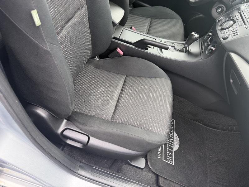 Mazda MAZDA3 I Touring 5-Door 2012