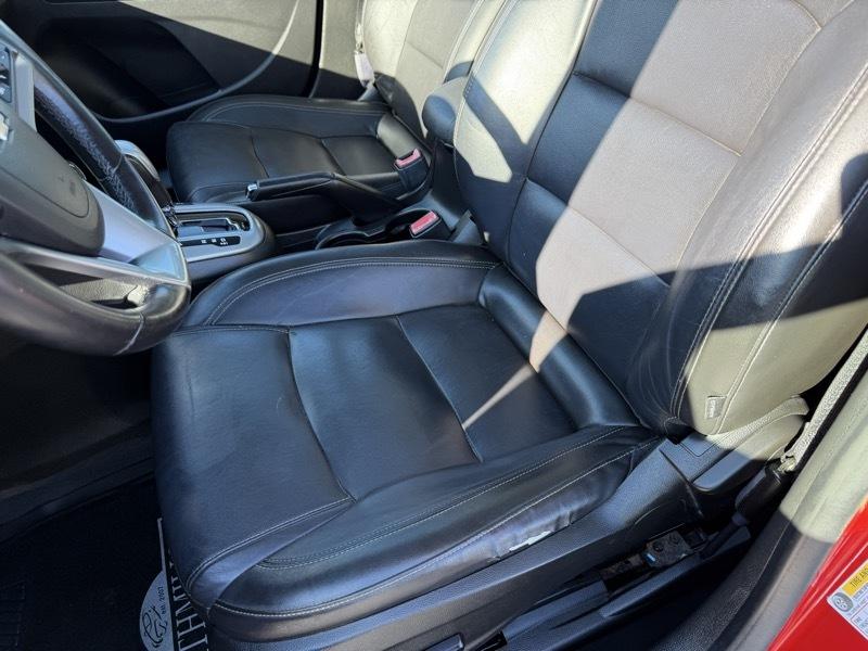 Chevrolet Cruze  2012