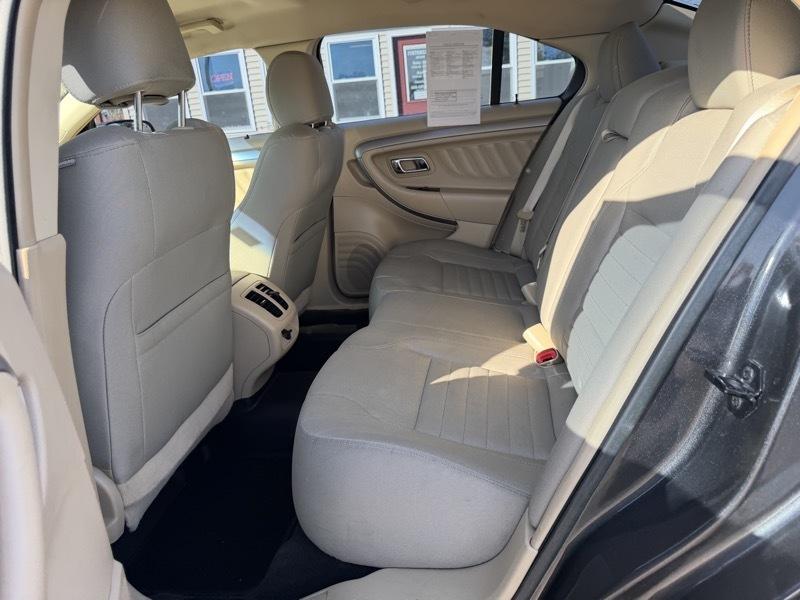 Ford Taurus SE FWD 2017