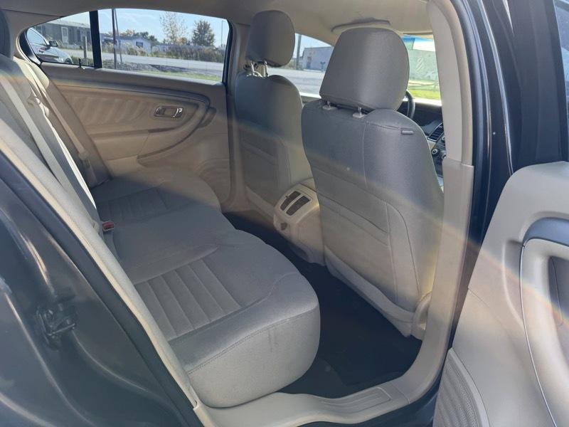 Ford Taurus SE FWD 2017