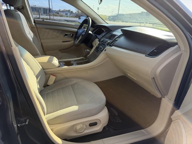 Ford Taurus SE FWD 2017