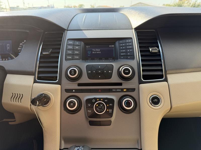 Ford Taurus SE FWD 2017
