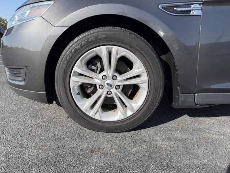 Ford Taurus SE FWD 2017