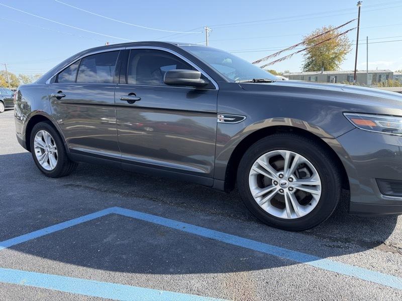 Ford Taurus SE FWD 2017