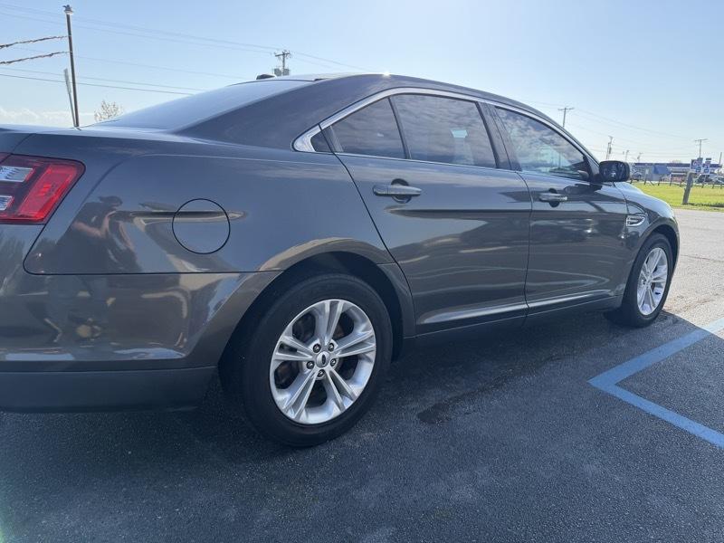 Ford Taurus SE FWD 2017