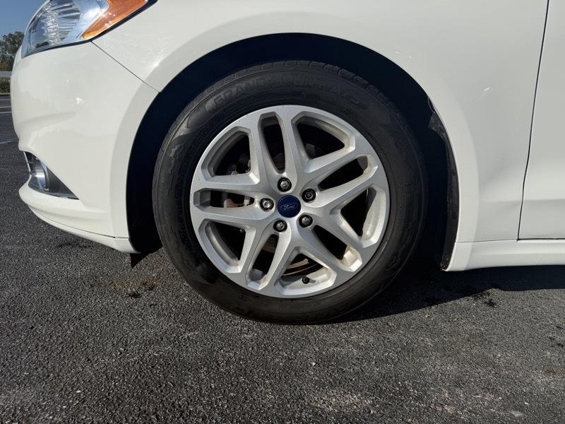 Ford Fusion SE 2016
