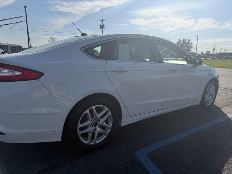 Ford Fusion SE 2016