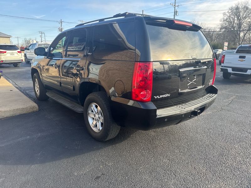 GMC Yukon SLT 2WD 2013