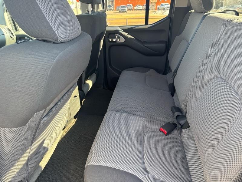 Suzuki Equator Sport Crew Cab 2WD 2011