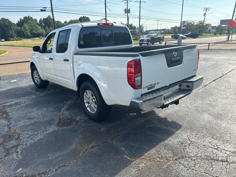 Nissan Frontier S Crew Cab 5AT 2WD 2015