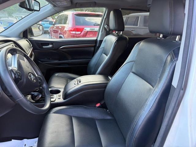 Toyota Highlander Limited FWD V6 2016