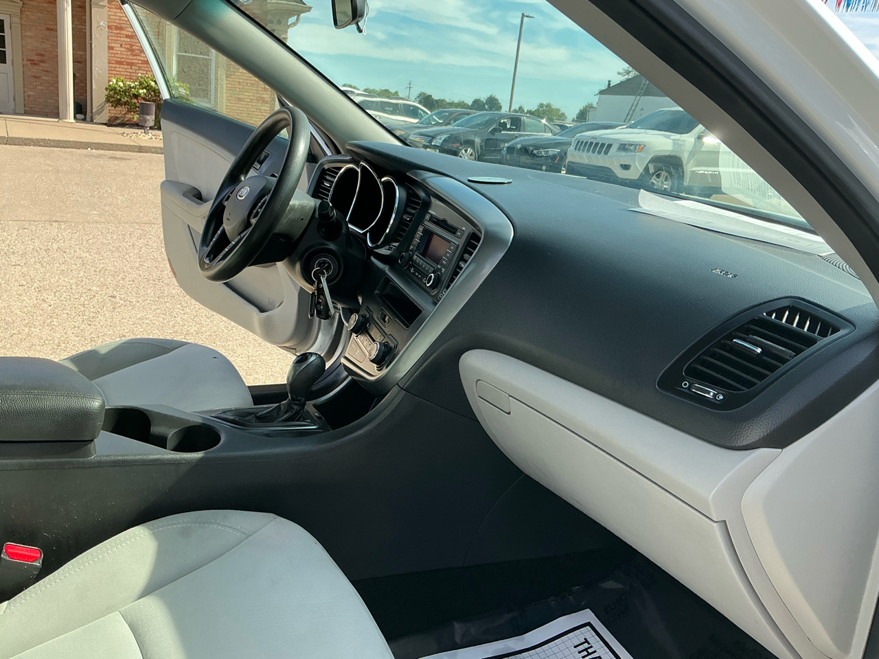 2012 Kia Optima LX photo 23