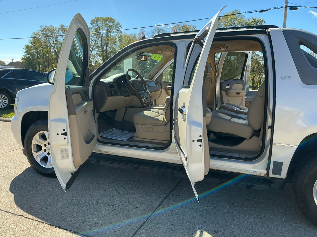 Chevrolet Avalanche 4WD Crew Cab LTZ 2010 Chevrolet Avalanche 4WD Crew Cab LTZ 2010