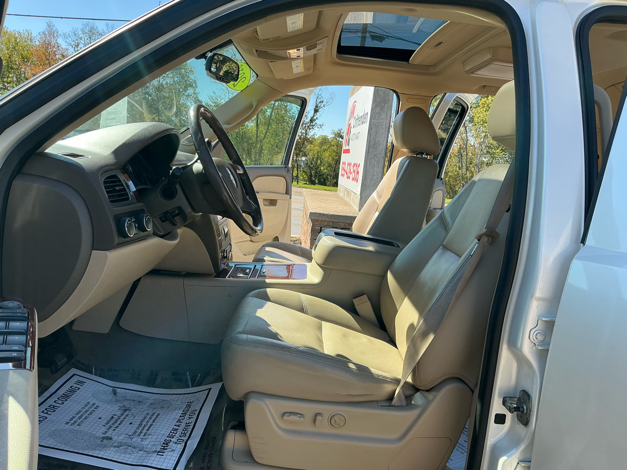 Chevrolet Avalanche 4WD Crew Cab LTZ 2010 Chevrolet Avalanche 4WD Crew Cab LTZ 2010