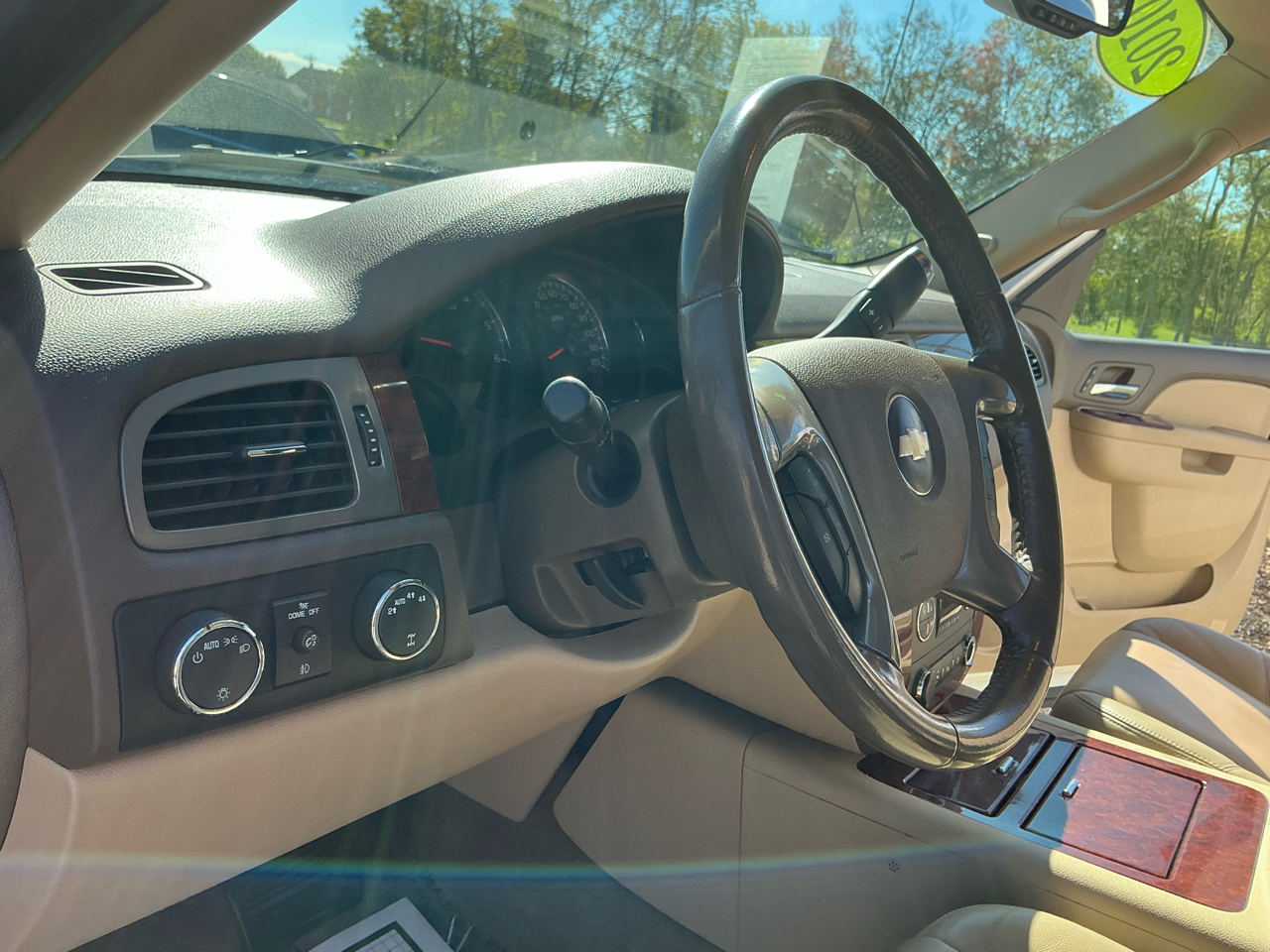 Chevrolet Avalanche 4WD Crew Cab LTZ 2010 Chevrolet Avalanche 4WD Crew Cab LTZ 2010