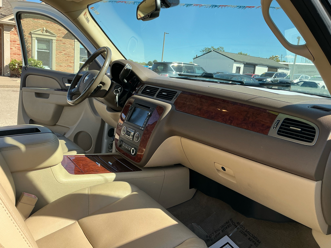 Chevrolet Avalanche 4WD Crew Cab LTZ 2010 Chevrolet Avalanche 4WD Crew Cab LTZ 2010