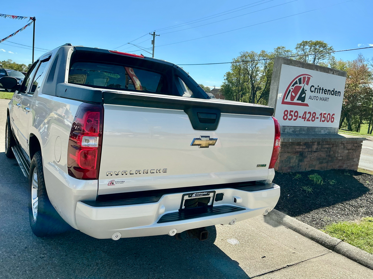Chevrolet Avalanche 4WD Crew Cab LTZ 2010 Chevrolet Avalanche 4WD Crew Cab LTZ 2010