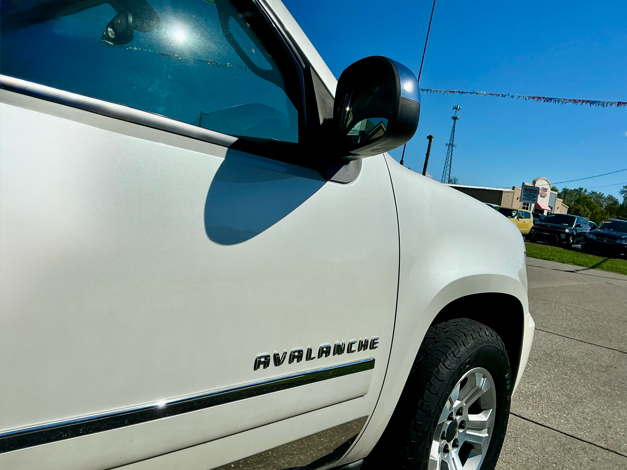 Chevrolet Avalanche 4WD Crew Cab LTZ 2010 Chevrolet Avalanche 4WD Crew Cab LTZ 2010