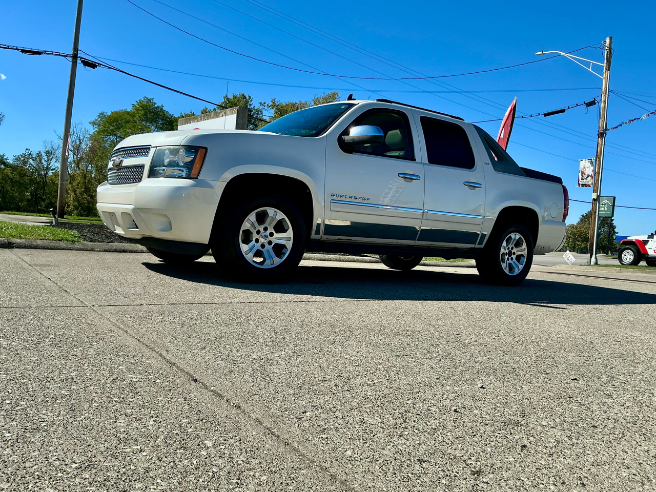Chevrolet Avalanche 4WD Crew Cab LTZ 2010 Chevrolet Avalanche 4WD Crew Cab LTZ 2010