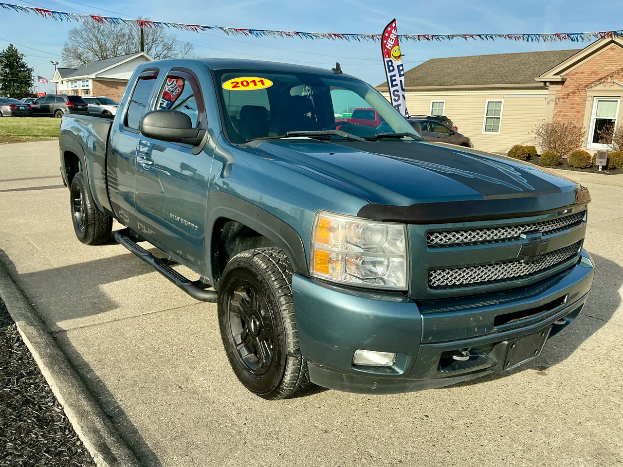 Chevrolet Silverado 1500 4WD Ext Cab 143.5" LT 2011