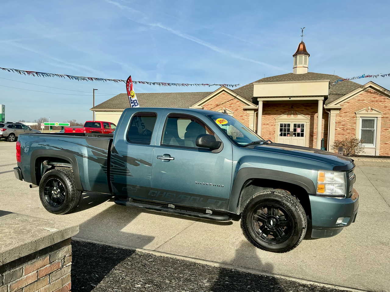Chevrolet Silverado 1500 4WD Ext Cab 143.5" LT 2011