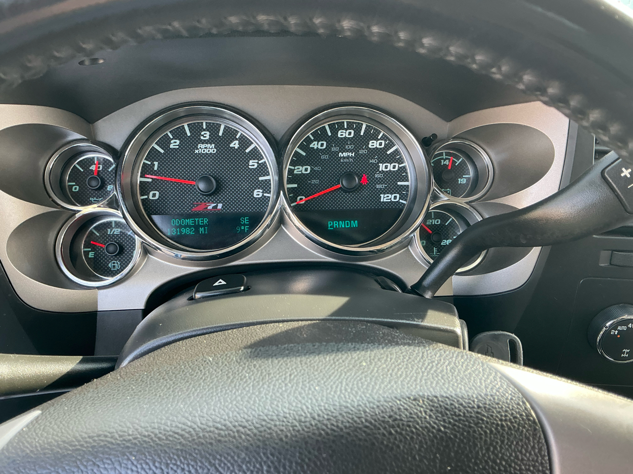 Chevrolet Silverado 1500 4WD Ext Cab 143.5" LT 2011