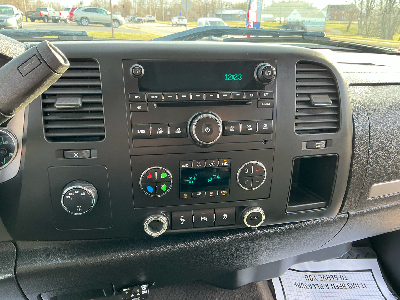 Chevrolet Silverado 1500 4WD Ext Cab 143.5" LT 2011