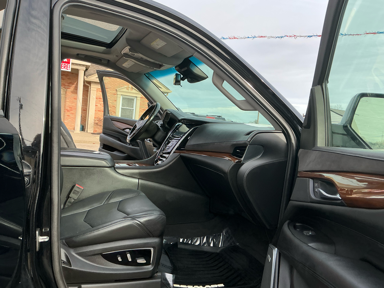 Cadillac Escalade 4WD 4dr Luxury 2018